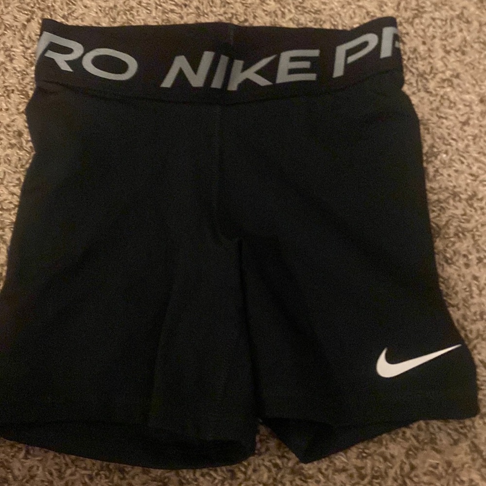 Perfect condition! Nike pro xs shorts 5”